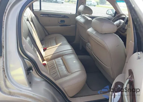 2000 Lincoln Town Car Signature из США, поврежденный, VIN 1LNHM82W9YY937526